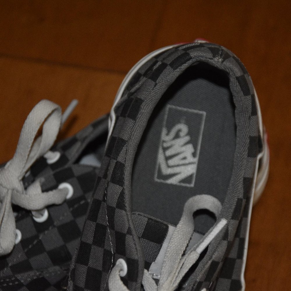 Vans - Picture 5 of 6